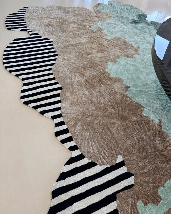 Hand Tufted Wool Rug – Modern Irregular Shape Aesthetic Carpet