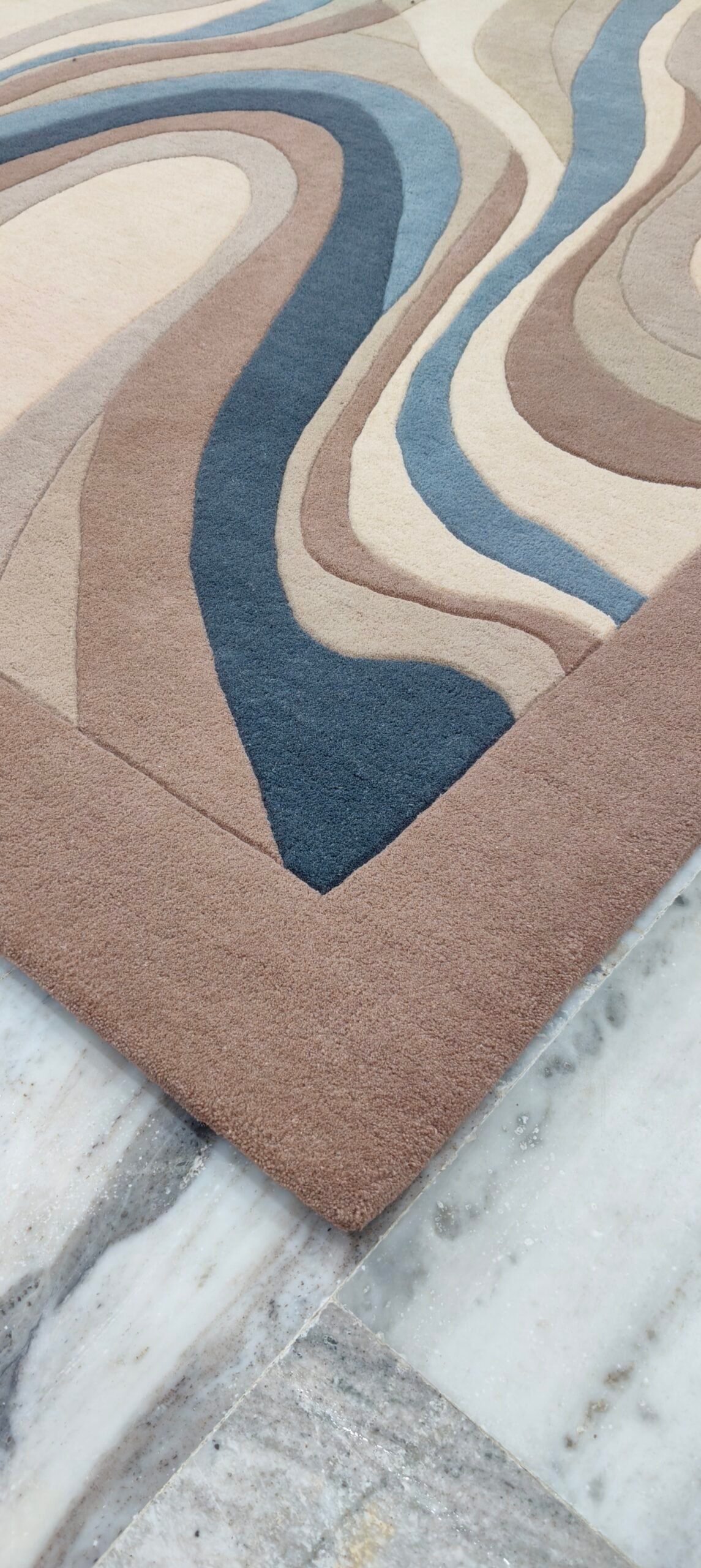 Hand-Tufted Abstract Wool Carpet (250x350 cm) - Image 2