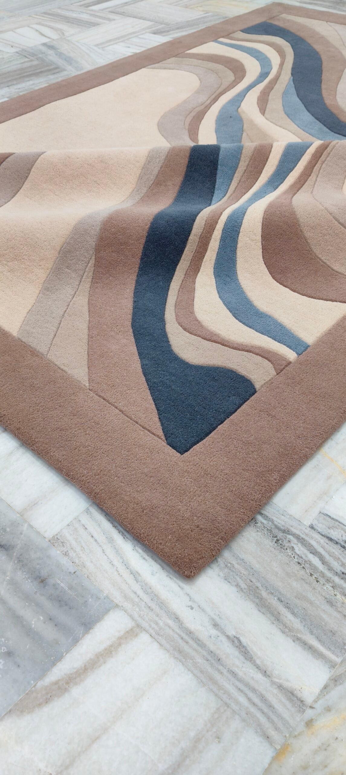 Hand-Tufted Abstract Wool Carpet (250x350 cm) - Image 10