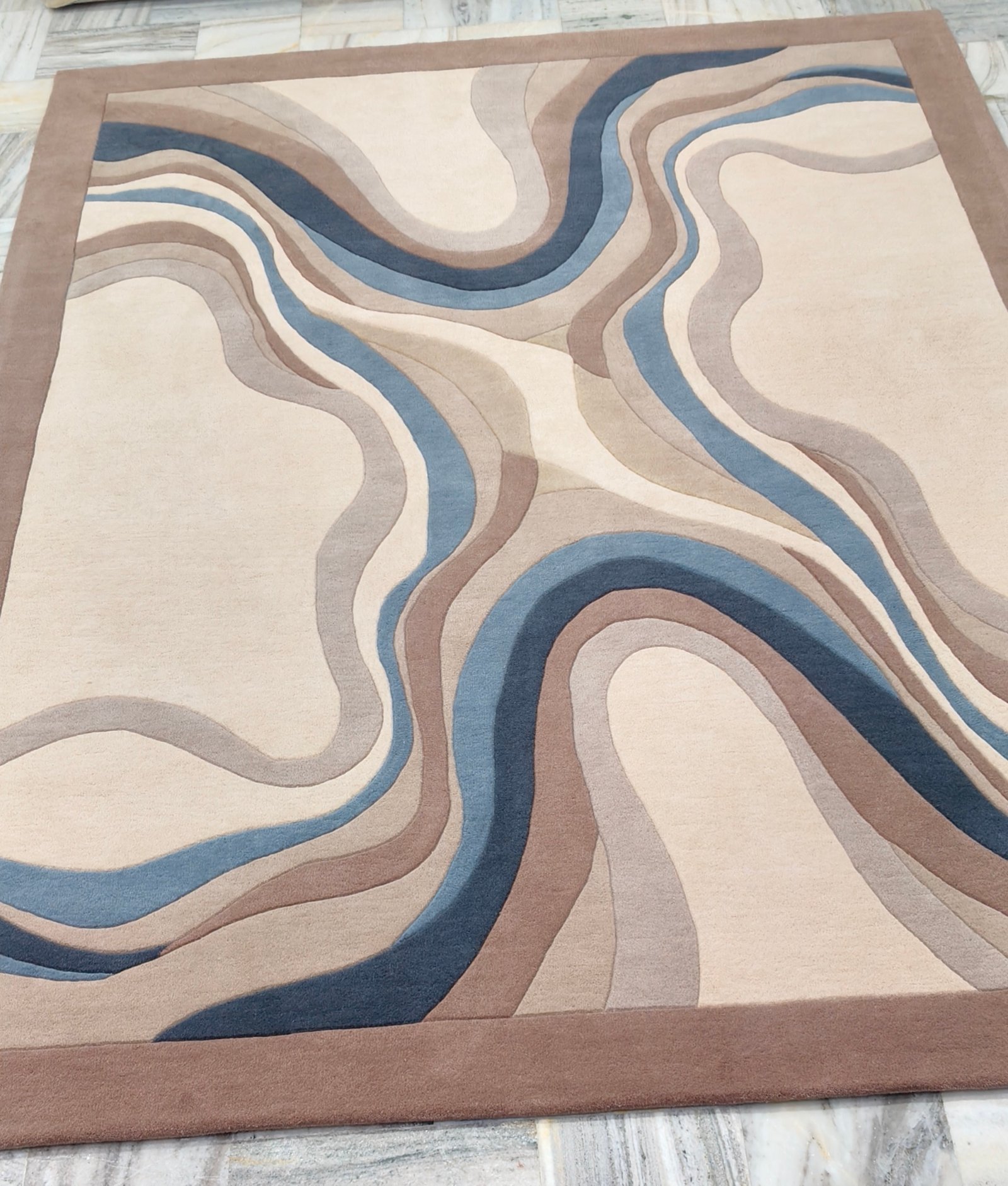 Hand-Tufted Abstract Wool Carpet (250x350 cm) - Image 5